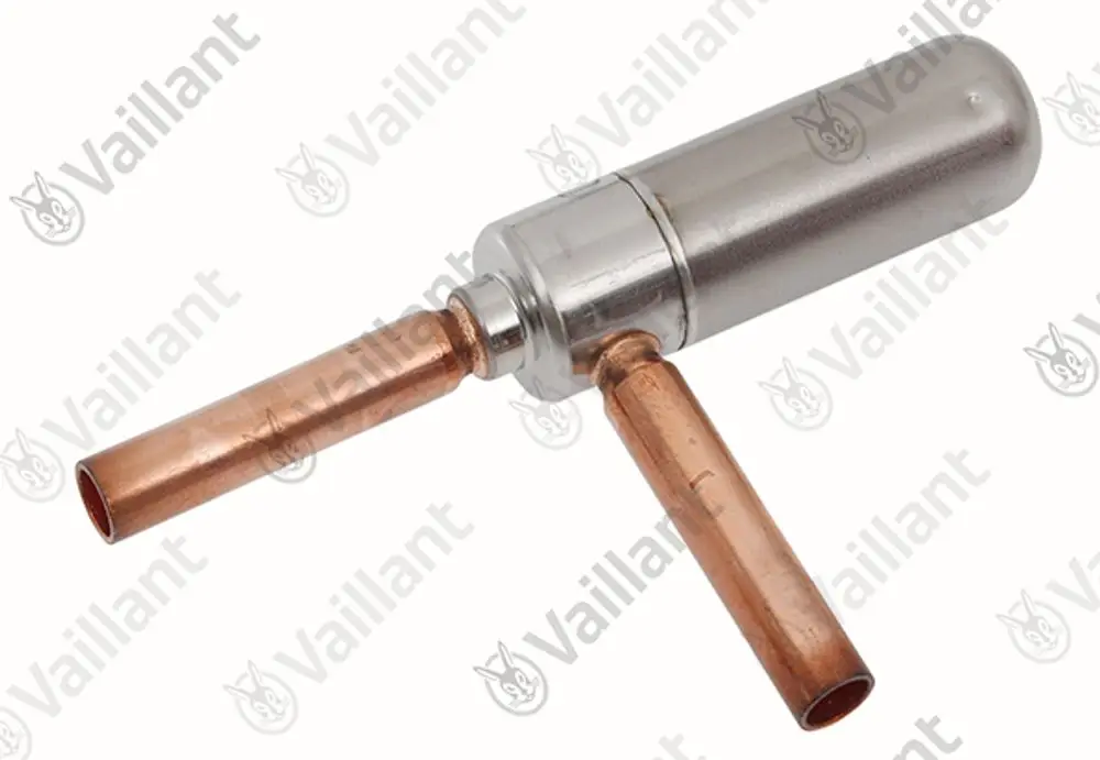Vaillant Expansionsventil mit zwei Kupferrohren, einem Metallgehäuse und einem oberen Anschluss. Produkt ist für Heizungsanwendungen konzipiert.